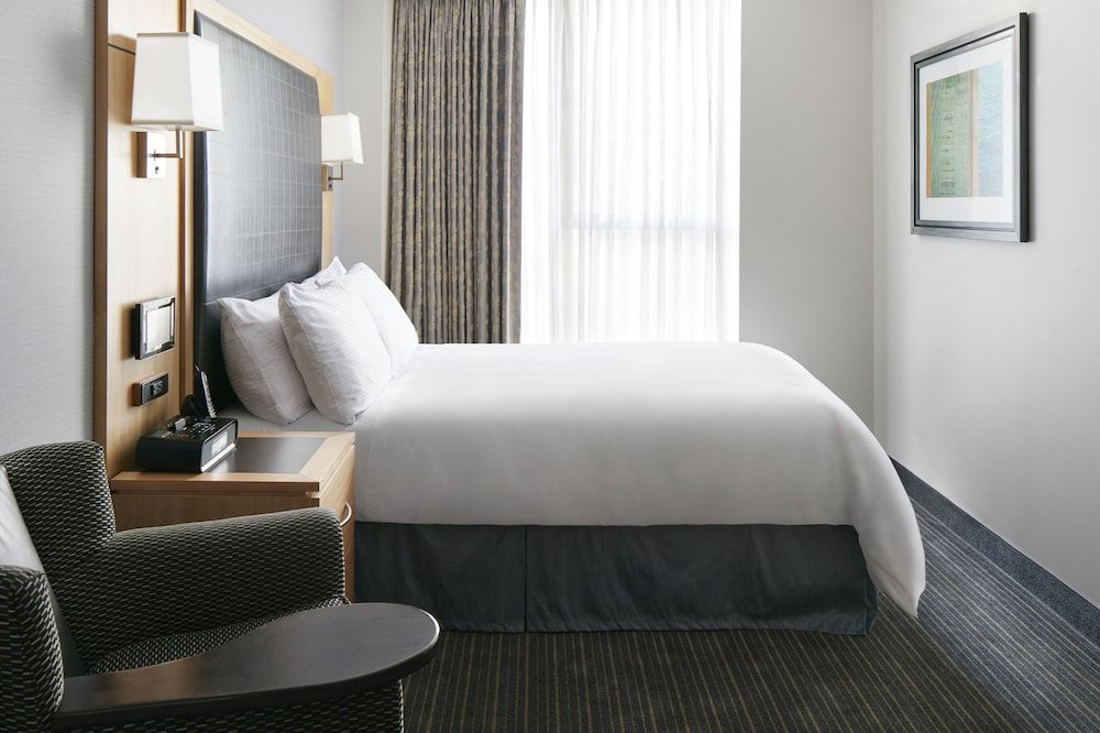 World Center Hotel Standard Room 5