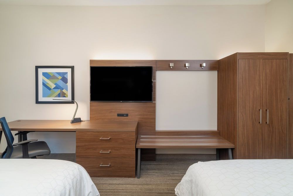 Standard Room, 2 Queen Beds (Extra Floor Space)
