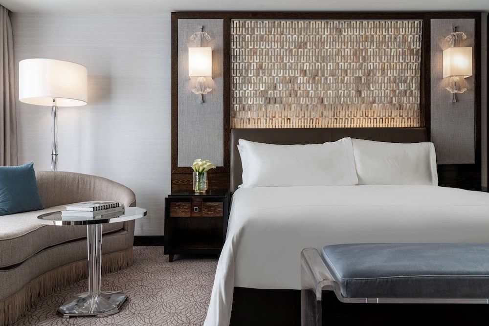 Waldorf Astoria Las Vegas Room, 1 King Bed, City View