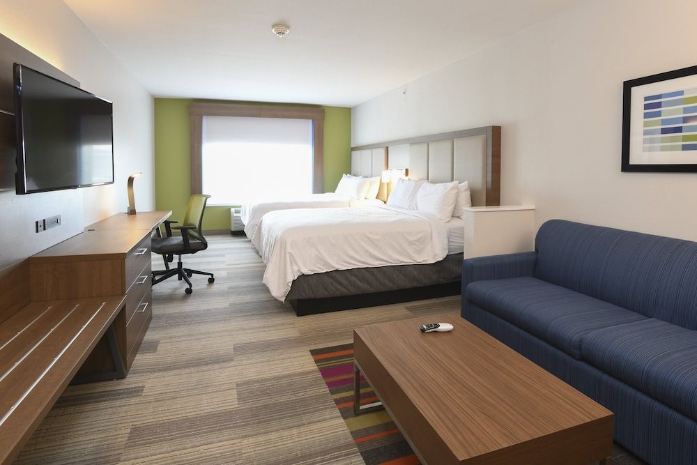 Suite, Multiple Beds (with Living Area)
