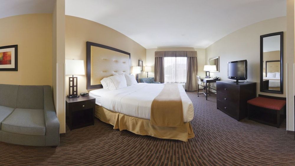 Suite, 1 King Bed, Non Smoking