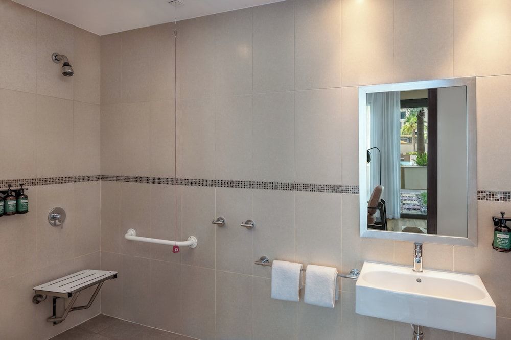 Staybridge Suites Abu Dhabi Yas Island by IHG 1 King Studio Suite Accessible Theme Park Access 5