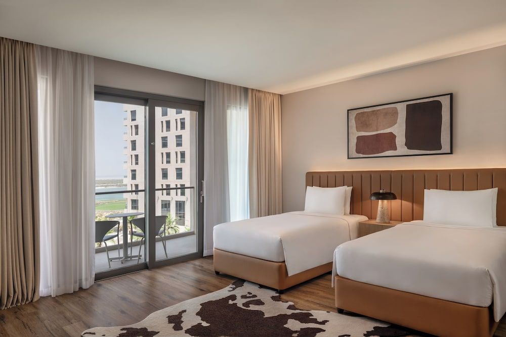 3 Bedroom Suite Plaza View Balcony Theme Park Access