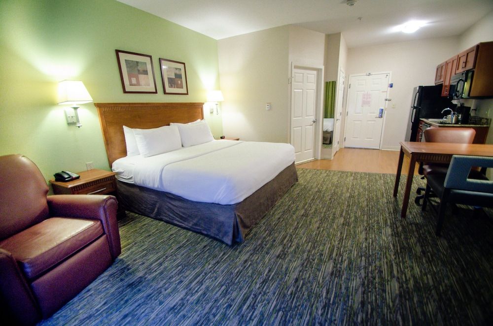 Studio Suite, 1 King Bed, Accessible