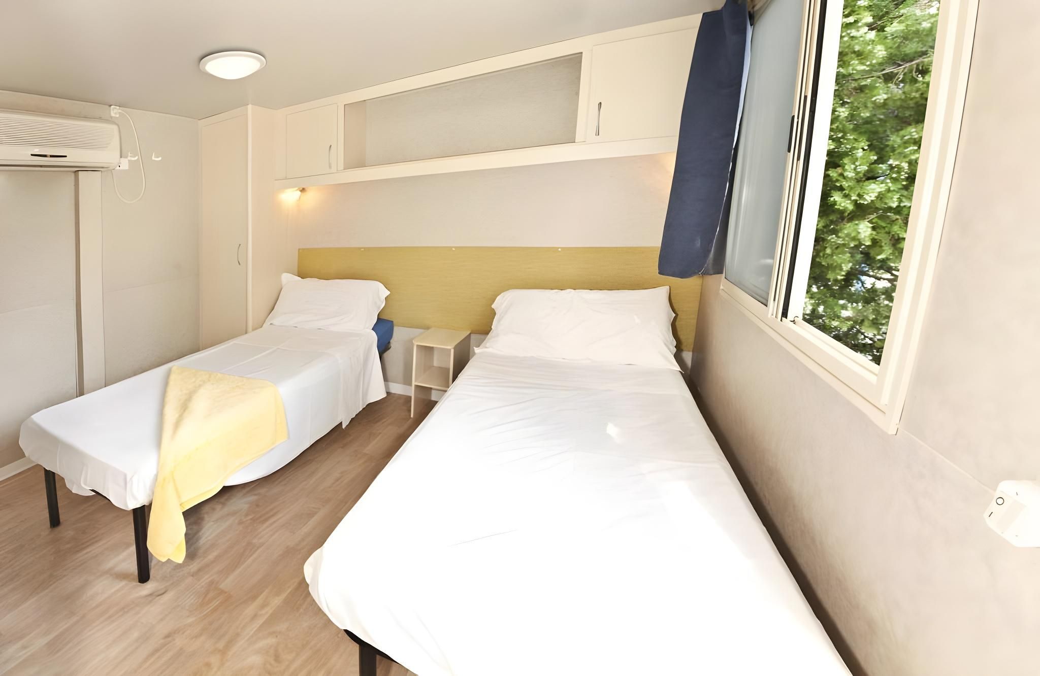Bungalow Room