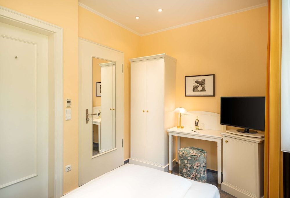 Arthotel ANA Fleur Standard Single Room 5