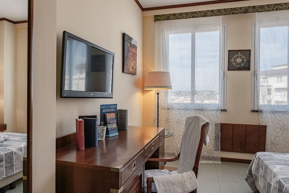 Vintage Hotel Tornese - Business & Events Classic Room, 1 Bedroom, Partial Sea View 9