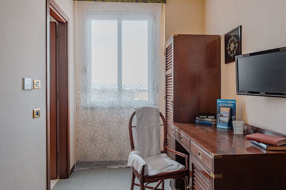 Vintage Hotel Tornese - Business & Events Classic Room, 1 Large Twin Bed 3