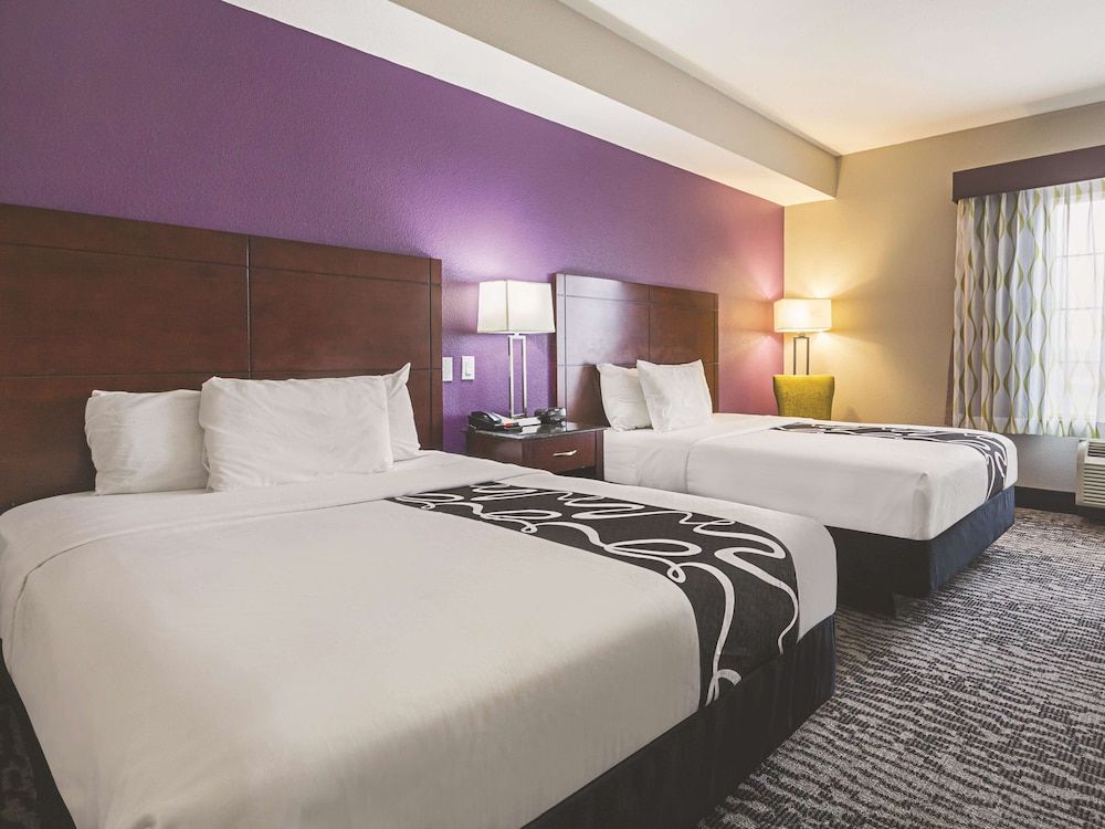 Room, 2 Queen Beds, Accessible, Non Smoking (Mobility/Hearing, tub w grab bars)