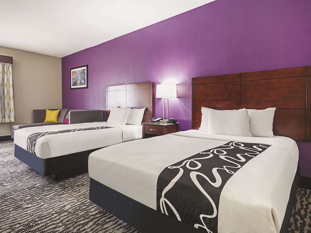Family Room, 2 Queen Beds, Non Smoking