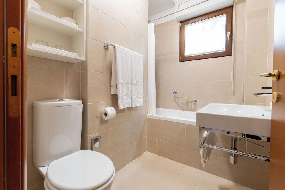 The Residence Standard Apartment, 2 Bedrooms, Balcony 4