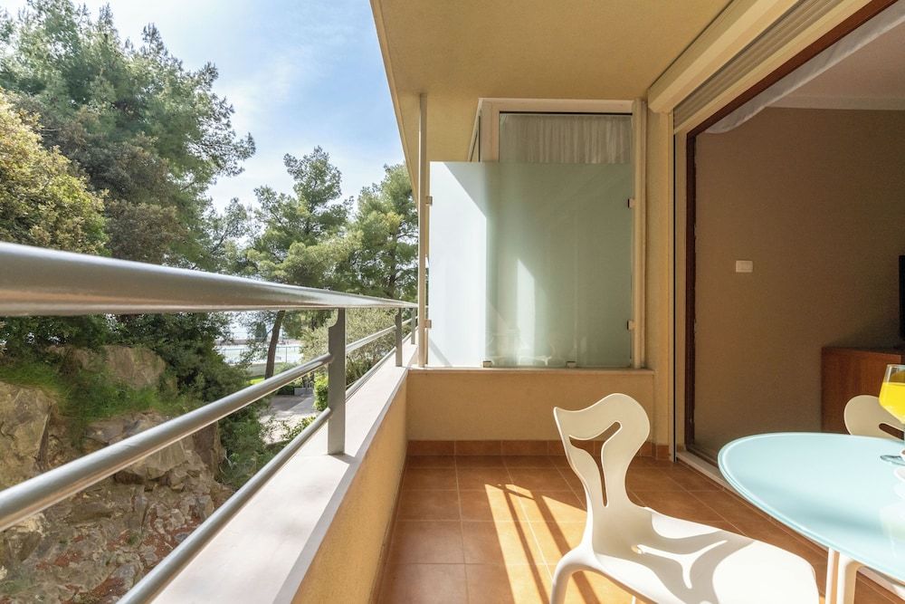 The Residence Standard Apartment, 2 Bedrooms, Balcony 3