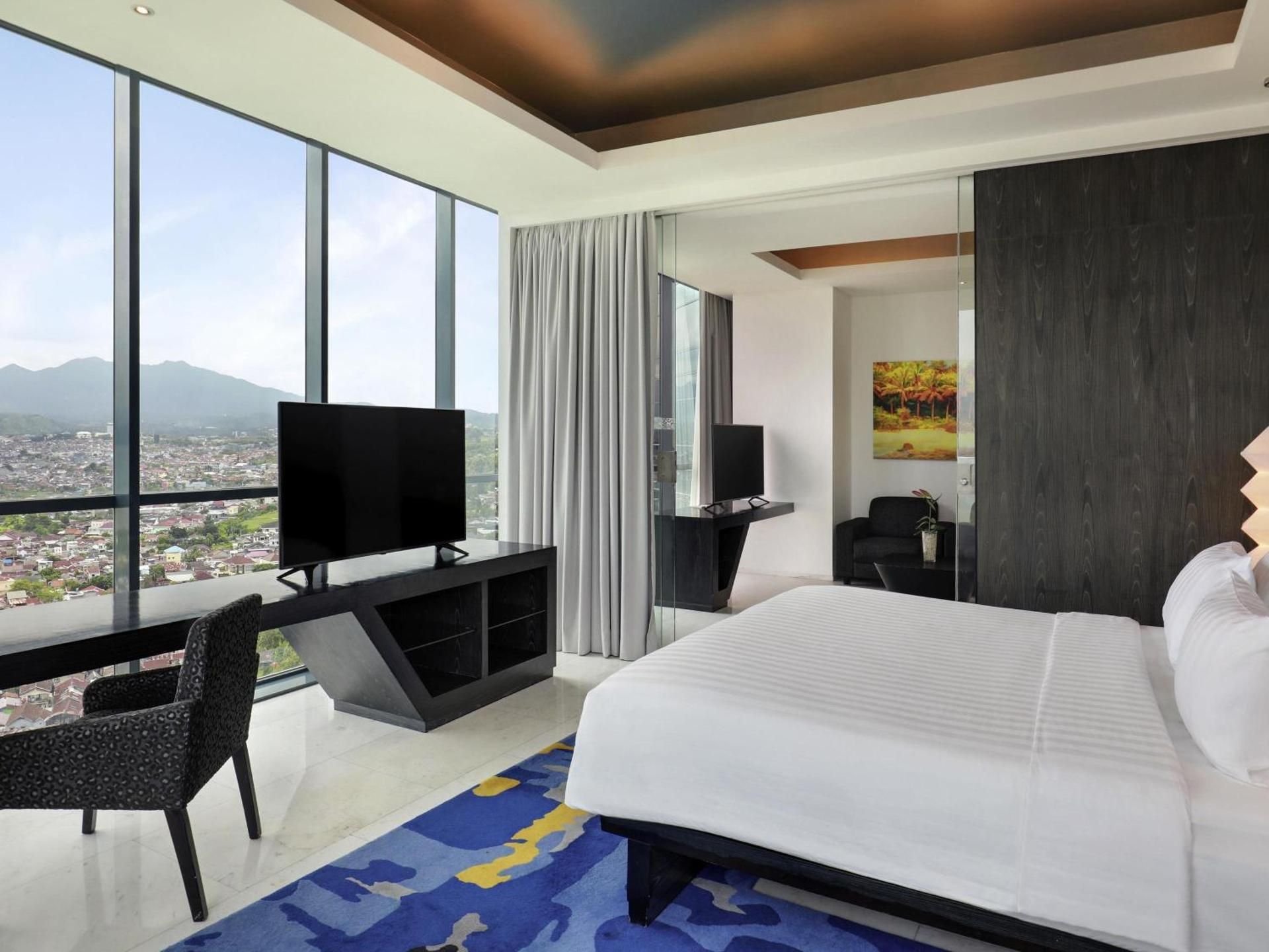 Executive Suite One King