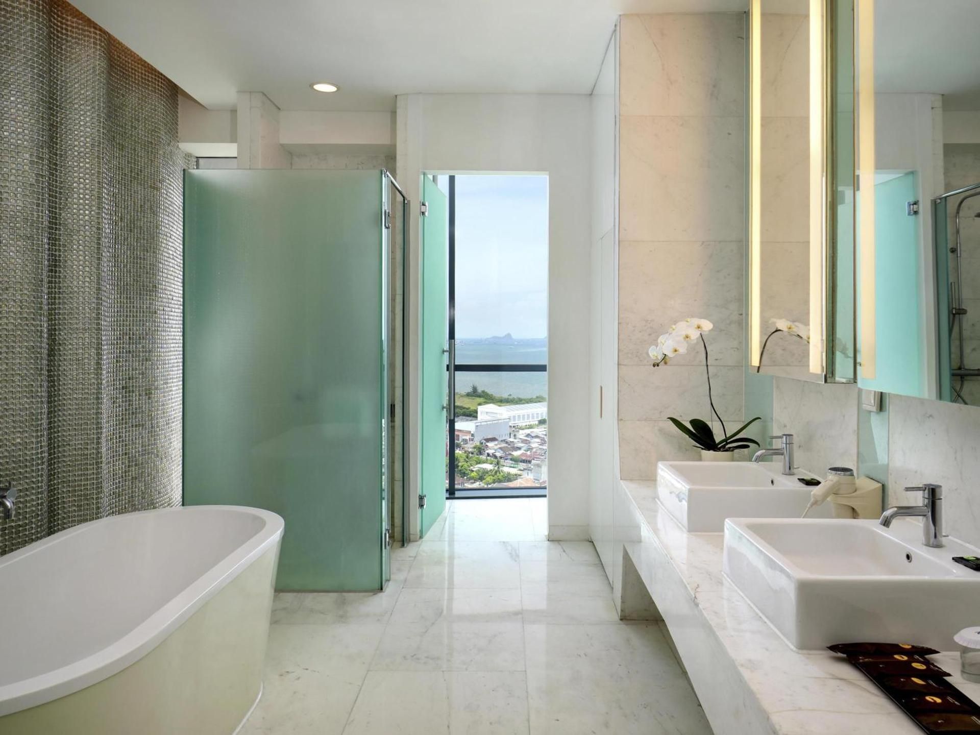 Executive Suite One King