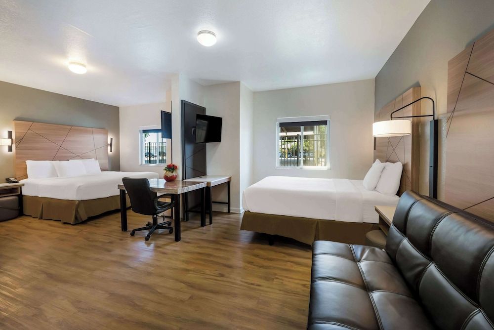 Standard Room, Multiple Beds, Non Smoking