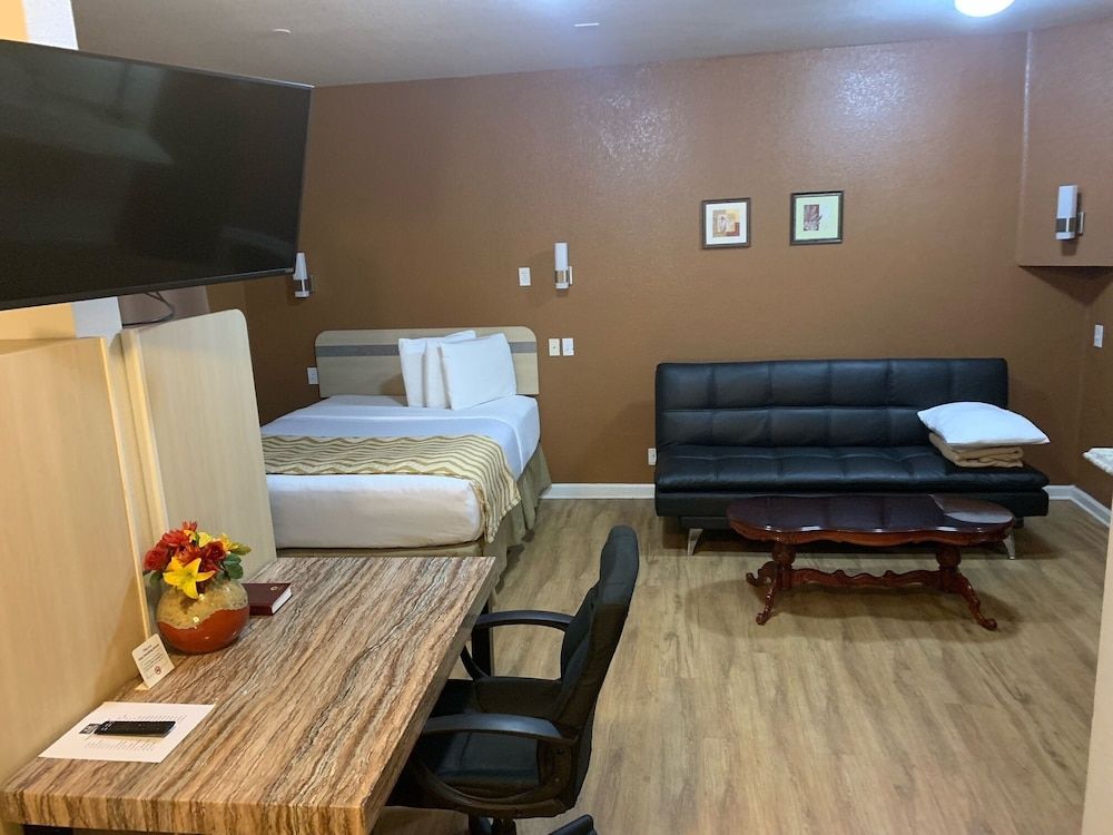 Standard Room, Multiple Beds, Non Smoking