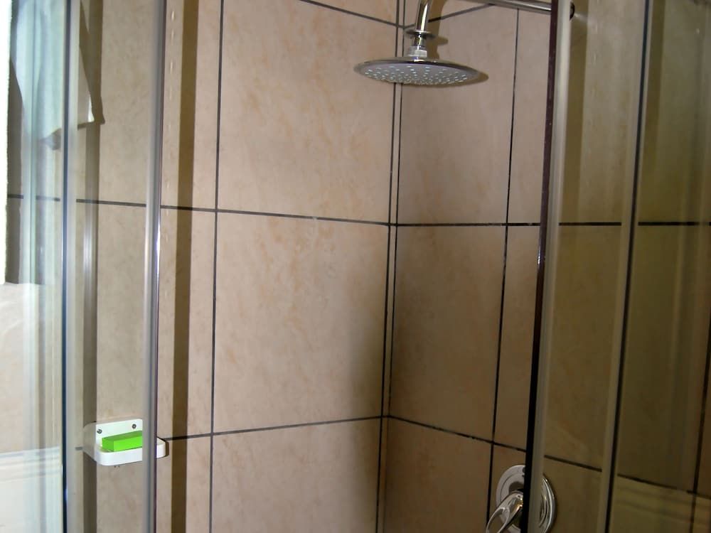 Safari Hotel & Convention Centre Standard Twin Room 4