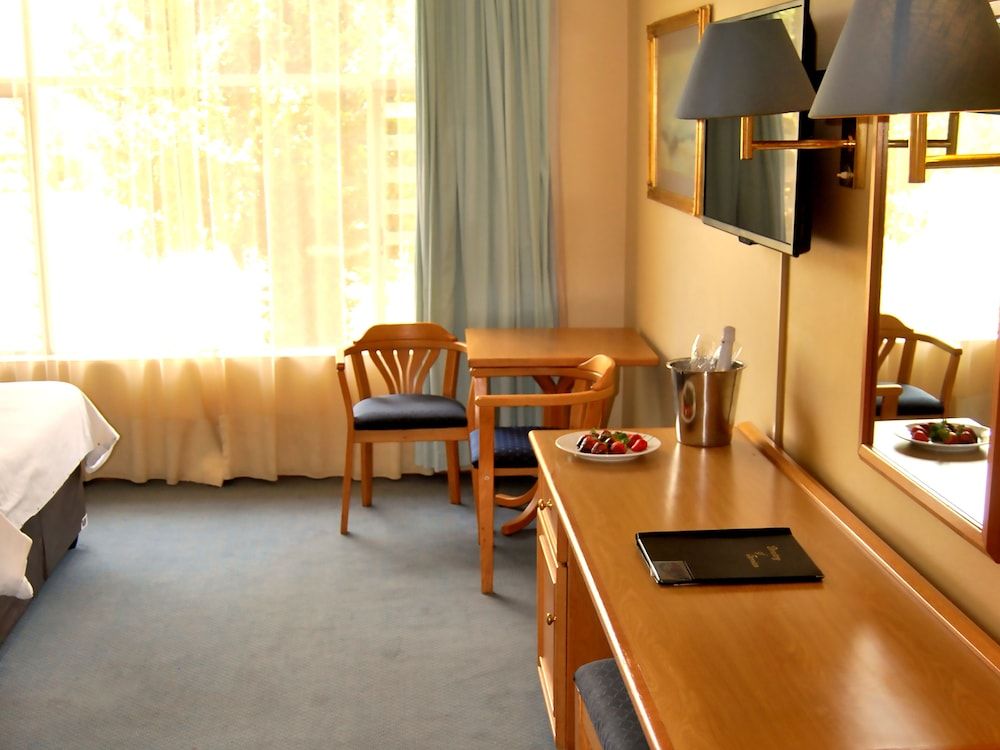 Safari Hotel & Convention Centre Deluxe Family Room 4