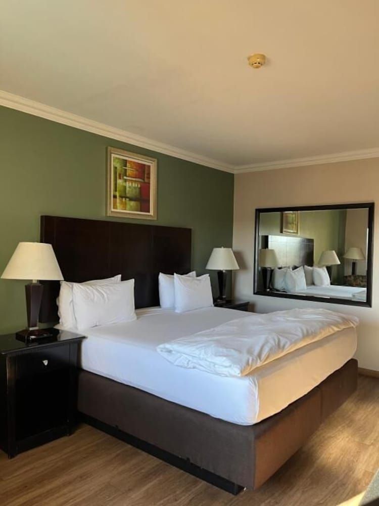 Hampshire Hotel Ballito Durban Room, 1 King Bed 3