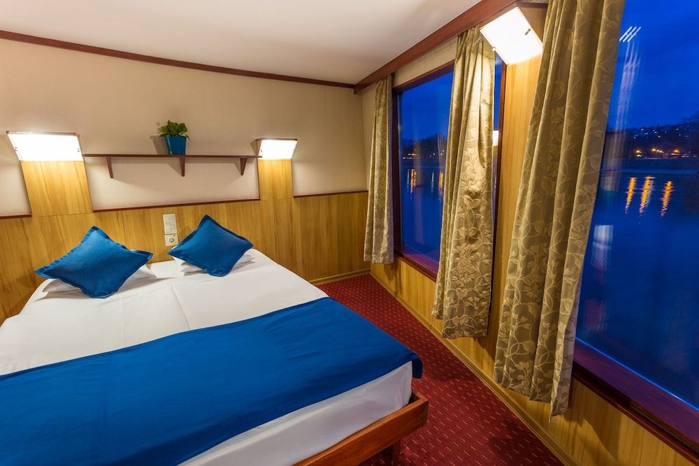 Fortuna Boat Hotel and Restaurant Superior Double Room, River View 14