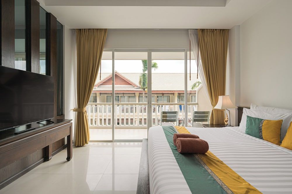 Baan Karonburi Resort Family Jacuzzi 4