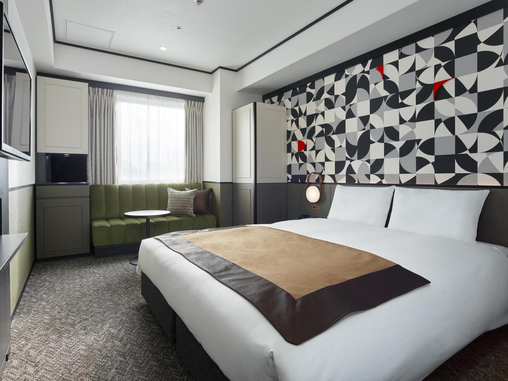 Standard - 1 Queen Bed