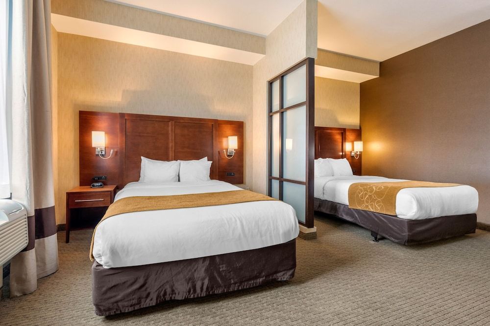 Suite, 2 Queen Bed with Sofa Bed, Accessible Roll-In Shower, Non Smoking