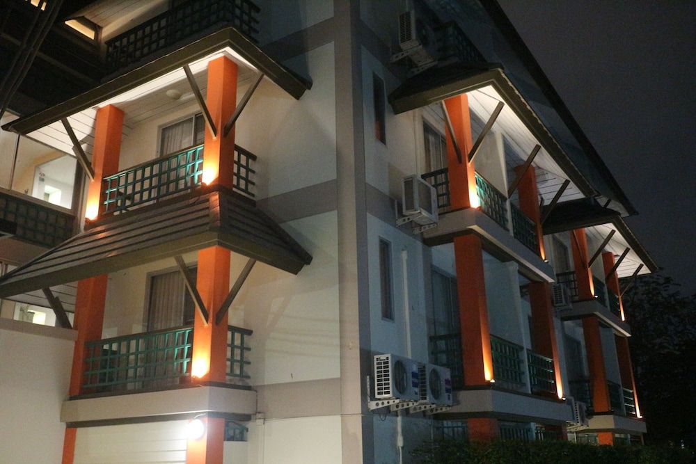 undefined Floral Shire Resort 4