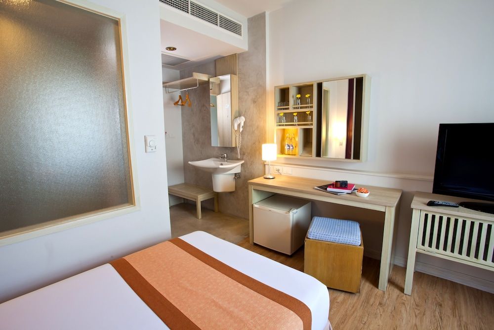 Trang Hotel Bangkok Superior Double or Twin Room 2