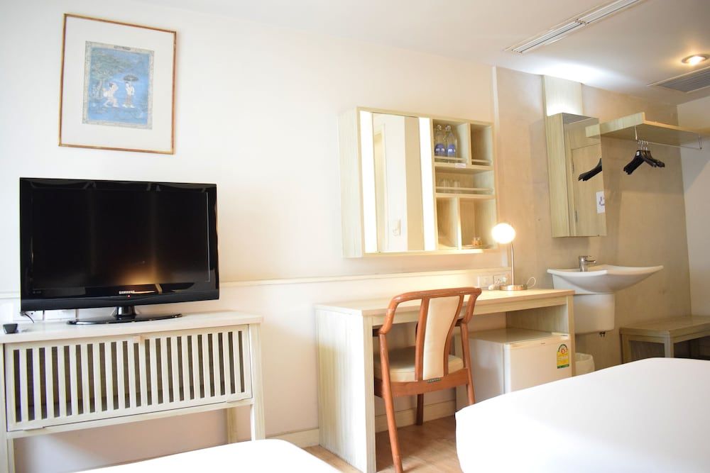 Trang Hotel Bangkok Superior Double or Twin Room 7