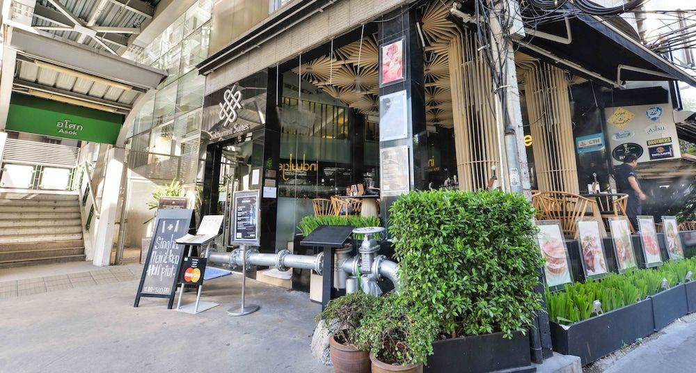 undefined Sukhumvit Suites Hotel 6