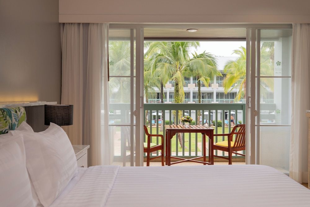 The Briza Beach Resort Khaolak Deluxe Garden with Balcony 2