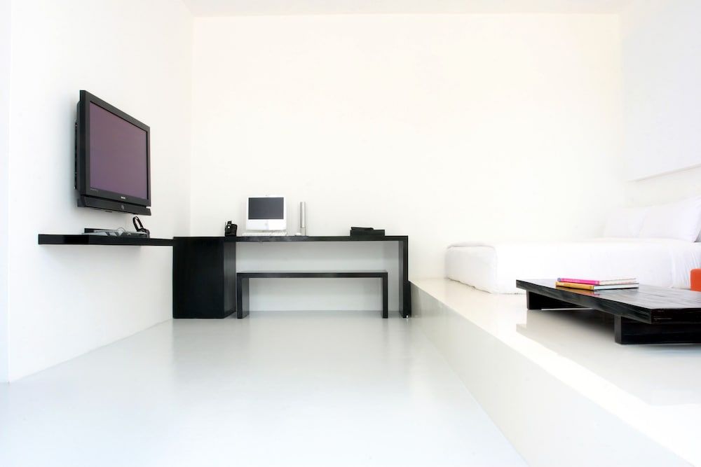 The Library Smart Studio 6