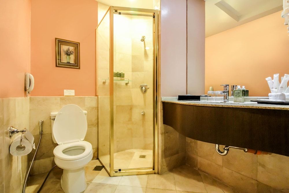 Makati Palace Hotel Executive Suite, 1 Bedroom 6