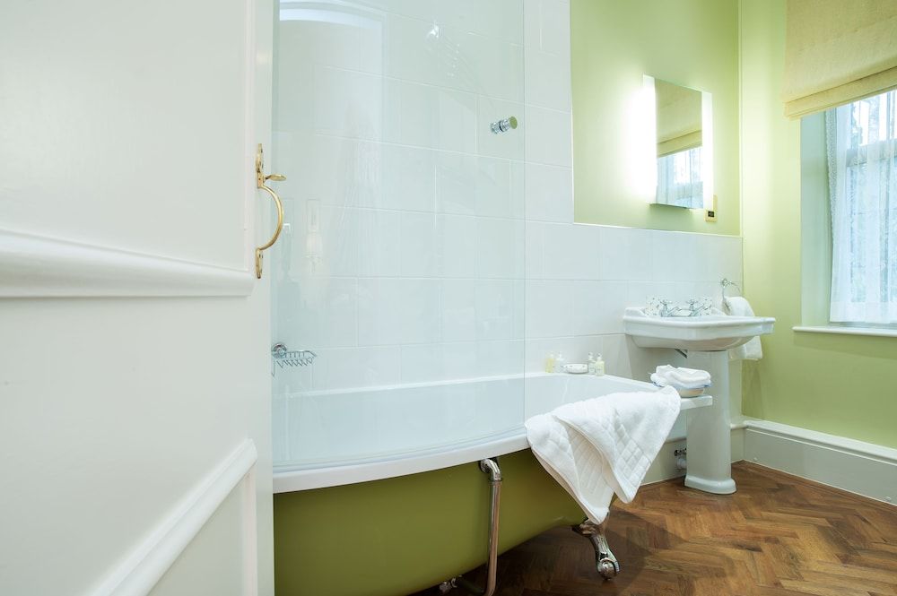 Llangoed Hall Basic Room, 1 Double Bed 6