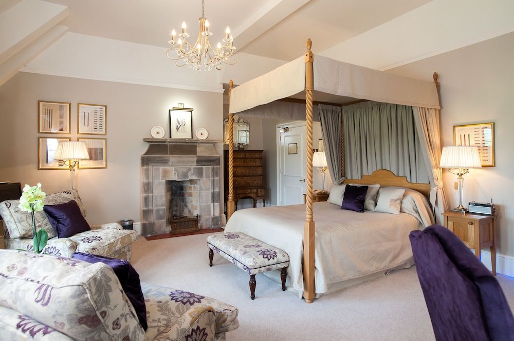 Llangoed Hall Deluxe Double Room 4