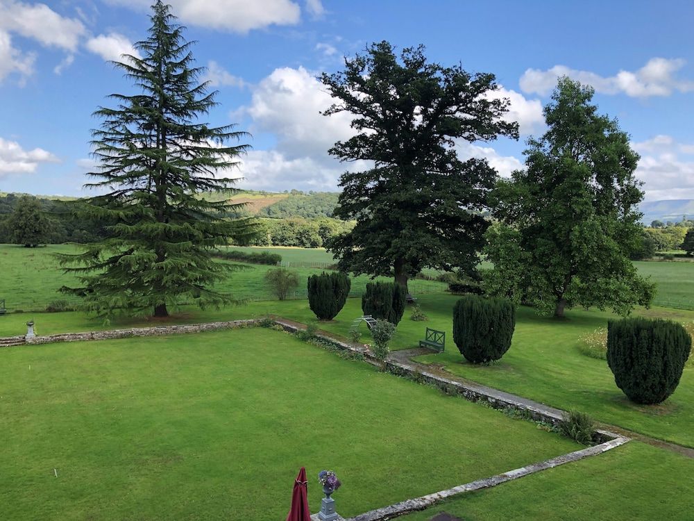 Llangoed Hall Deluxe Double Room 5