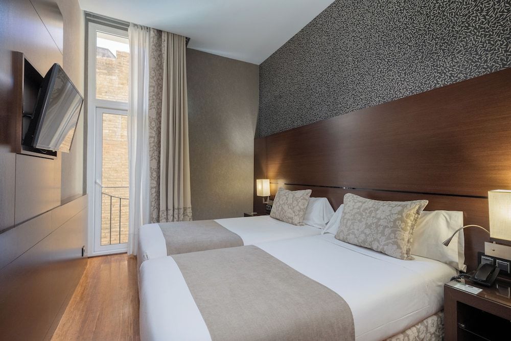 undefined Hotel Barcelona Colonial 10