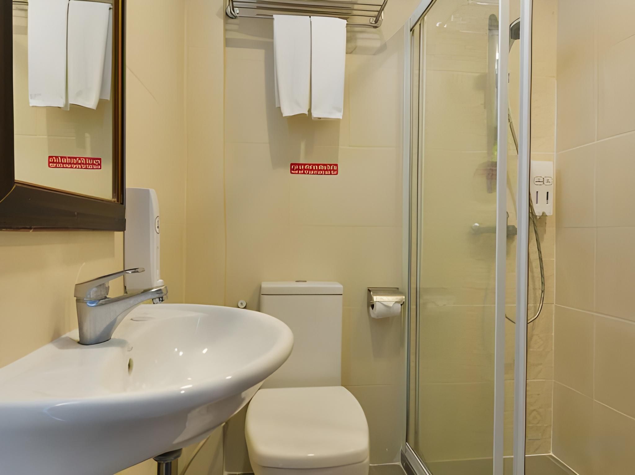 Arawana Express Chinatown Deluxe Twin Room 2