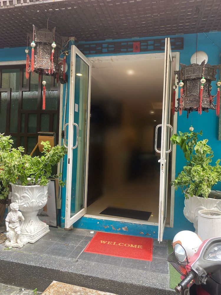 undefined Arawana Express Chinatown 5