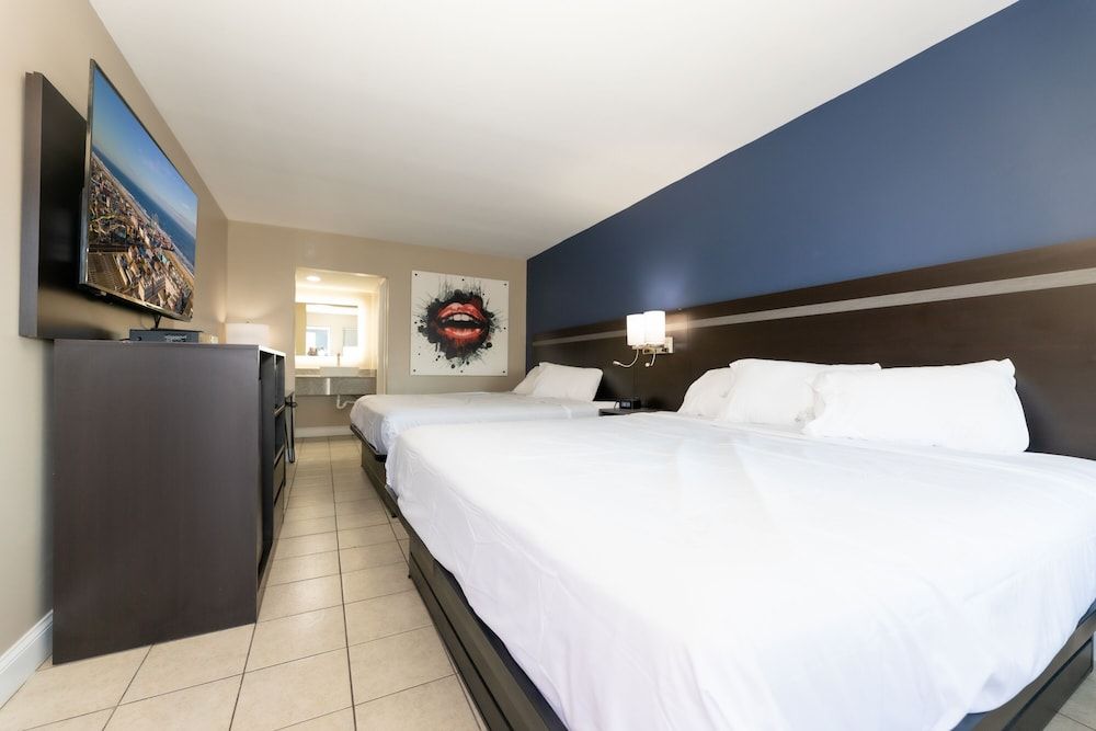 Seaside Sands Inn Two King Beds Room 5