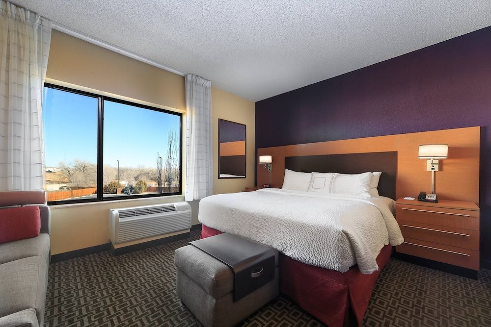 Studio, 1 Queen Bed with Sofa bed (Mobility Accessible, Tub)