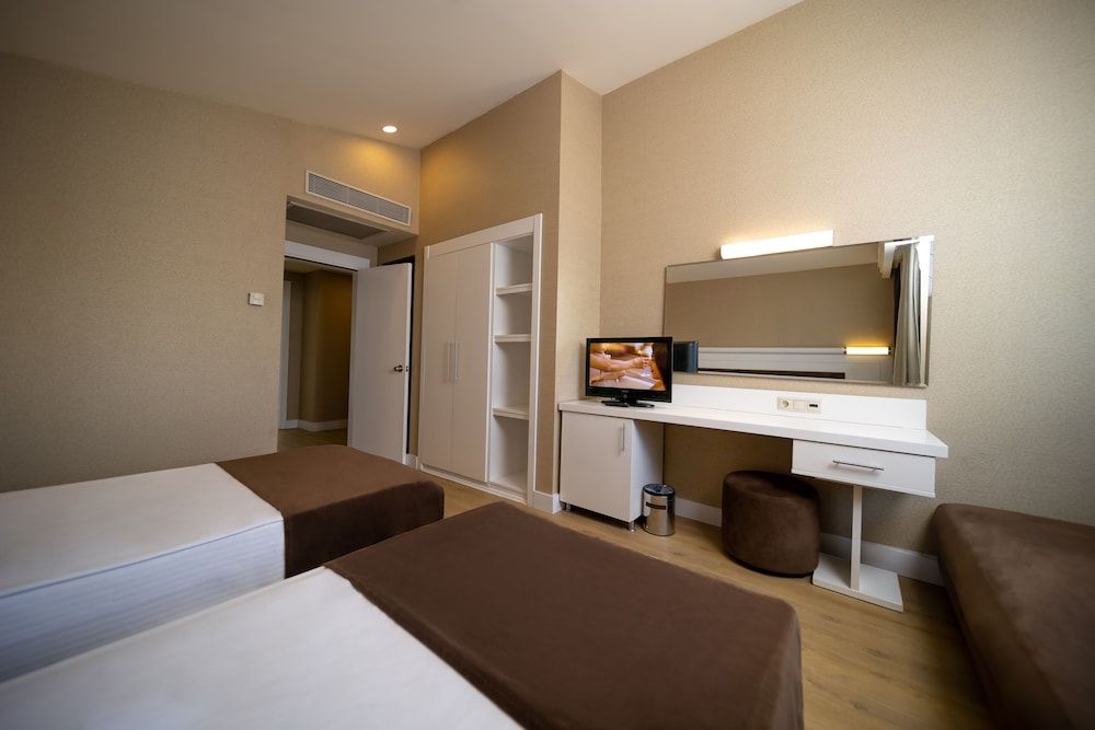 Sueno Hotels Beach Side Room Pool View Lakeside 3