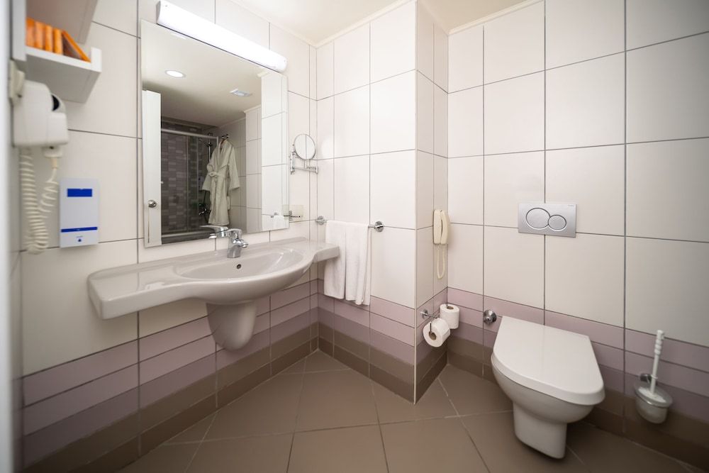 Sueno Hotels Beach Side Room Pool View Lakeside 6