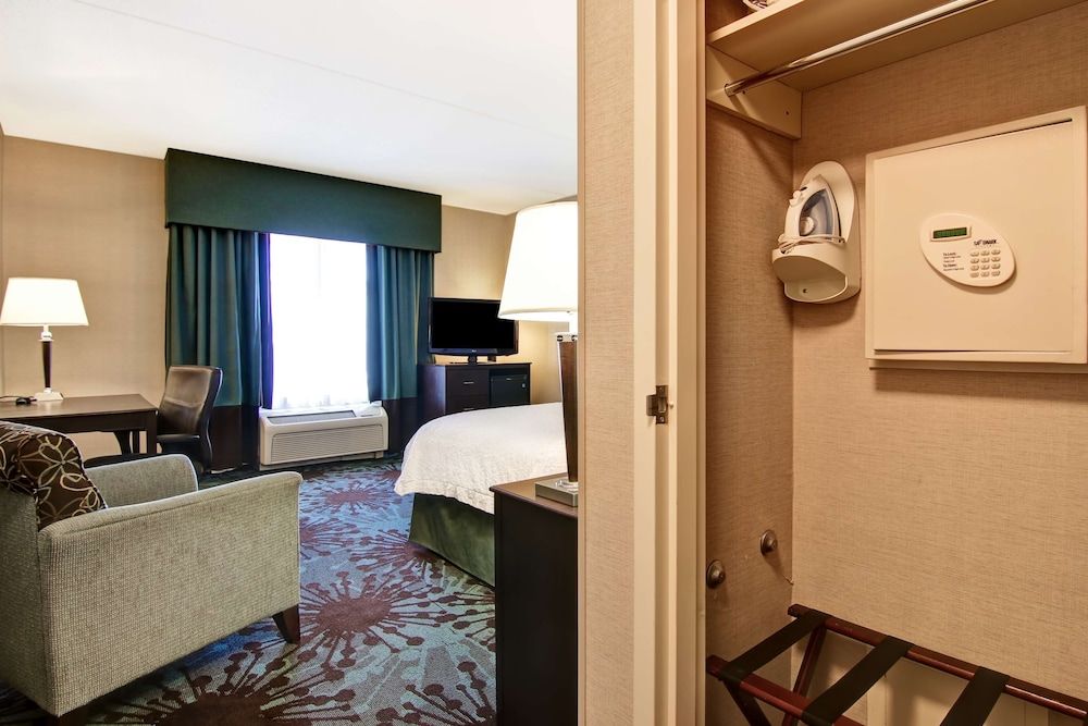 undefined Hampton Inn by Hilton Toronto Airport Corporate Centre 5
