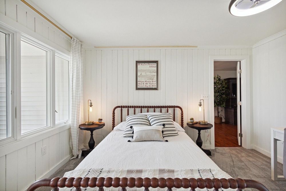 Bay Inn of Petoskey Luxury House 9