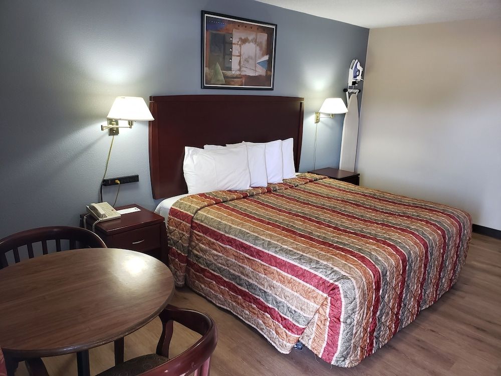 River Heights Motel Standard Room, 1 King Bed, Non Smoking