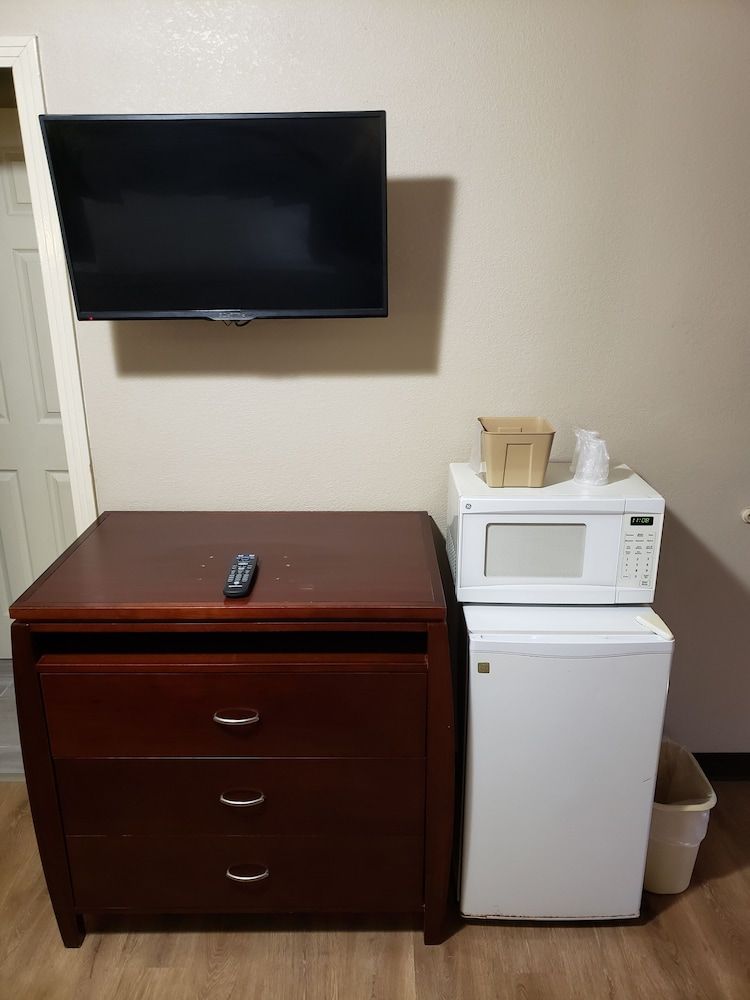 River Heights Motel Standard Room, 1 King Bed, Smoking 6