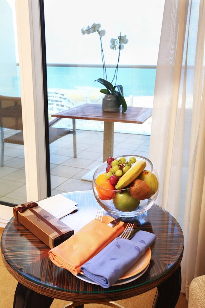 Four Seasons Hotel Beirut Premium Room 5