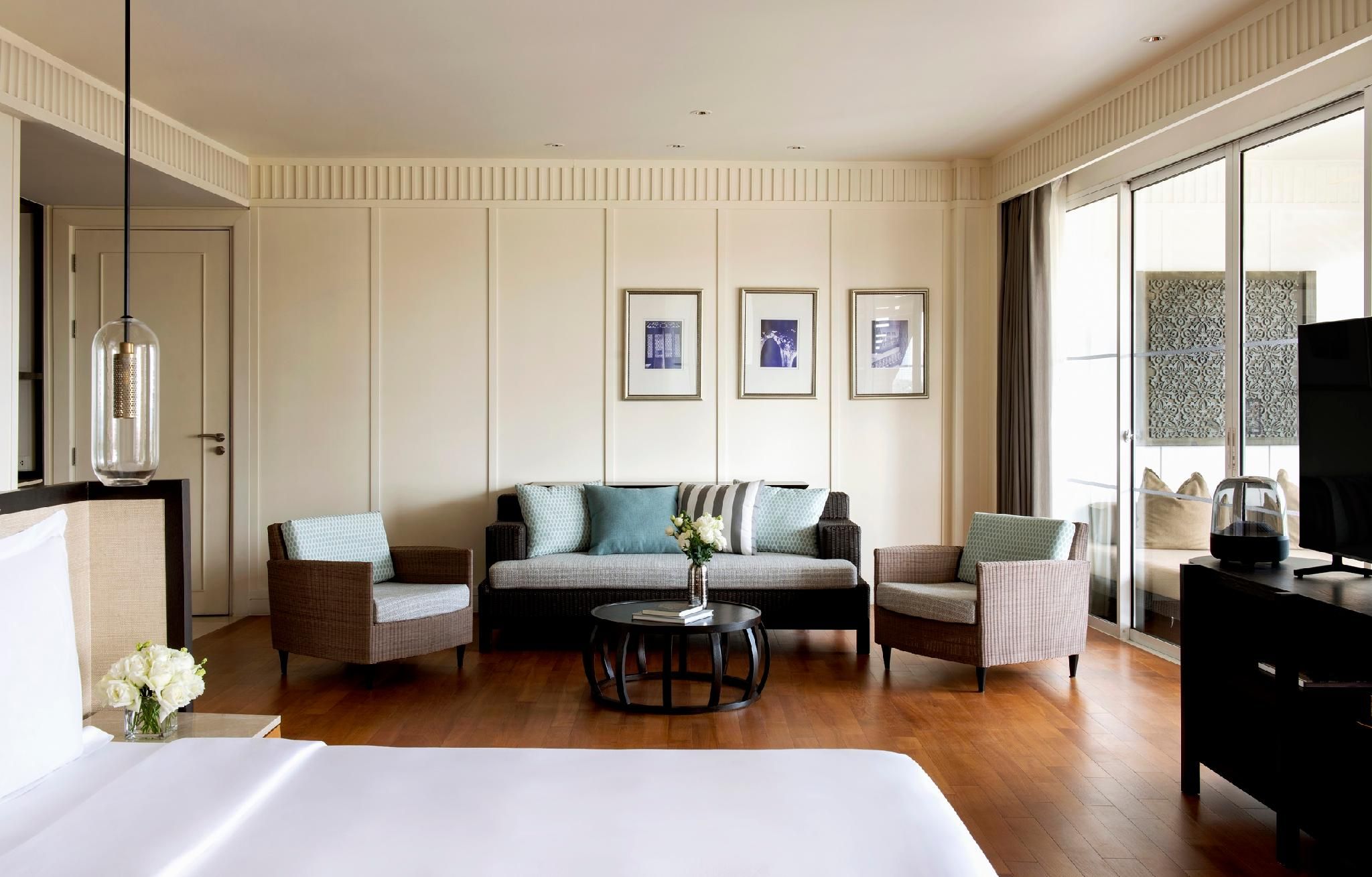 1 Bedroom Hua Hin Suite Club Lounge Access